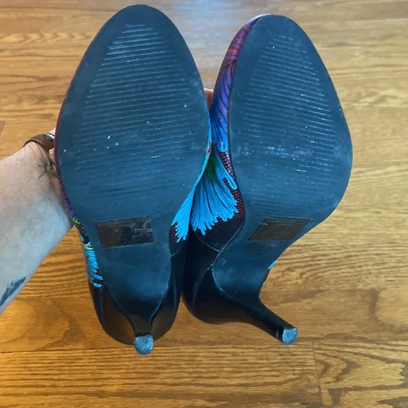 t.u.k. for ModCloth Peacock Mary Jane Stilettos - Picture 9 of 11